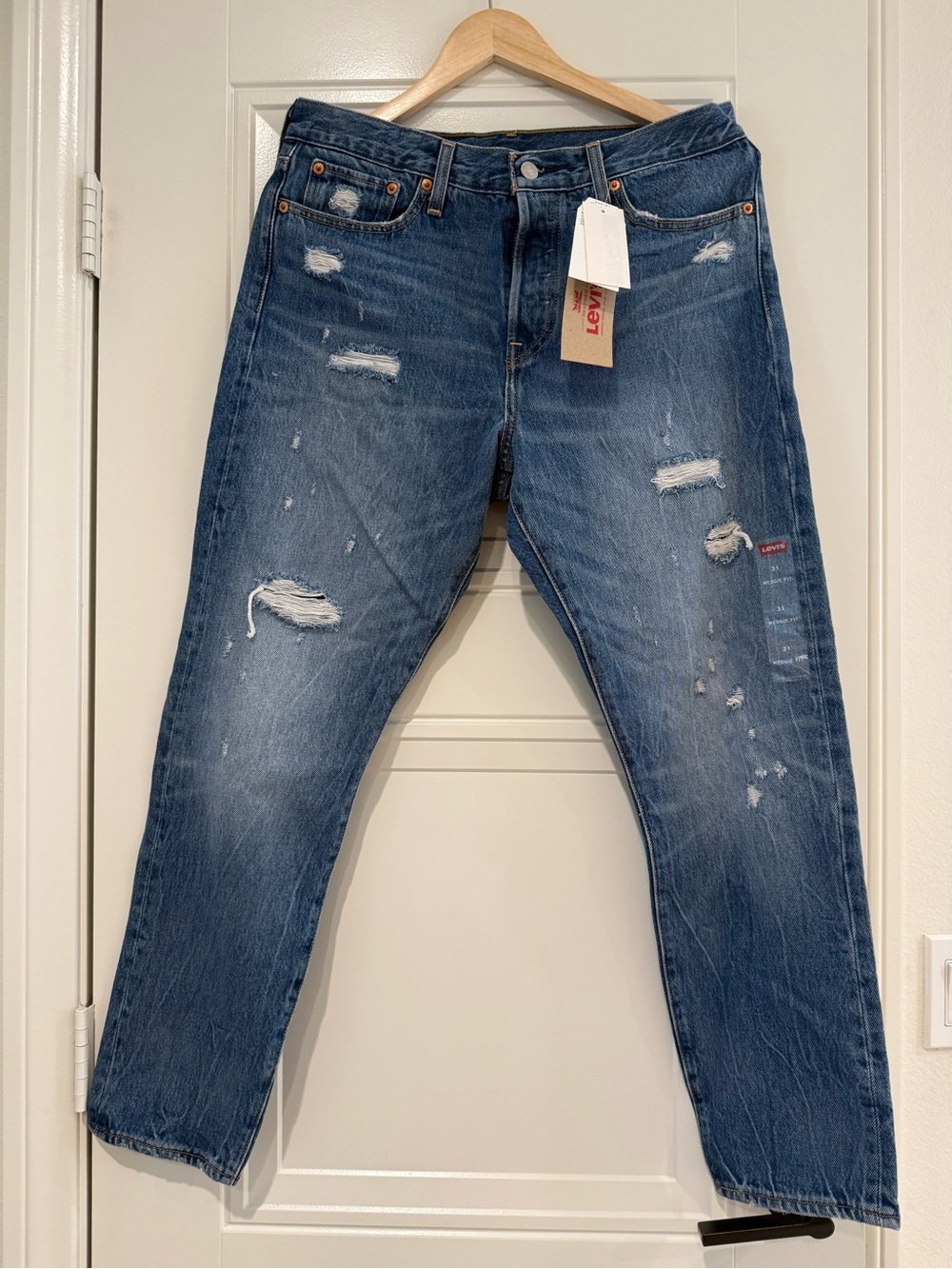NWT EARLY 2000s Levi's Women’s Distressed Dark Blue Slim Straight Jeans